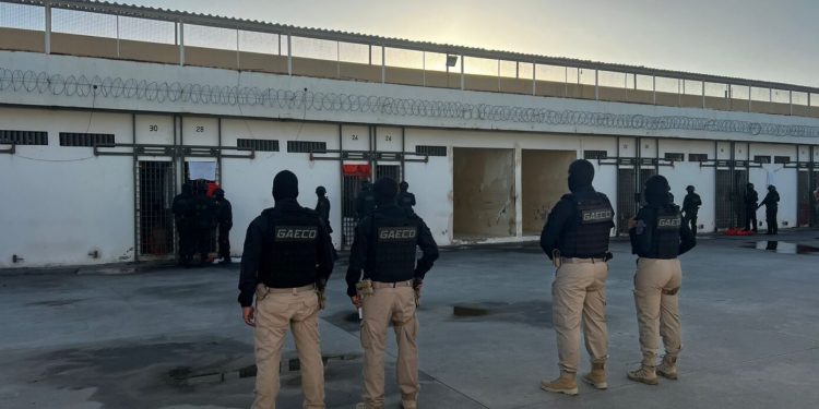 MATANÇA EM FEIRA: Líderes de facções são transferidos para presídio de segurança máxima