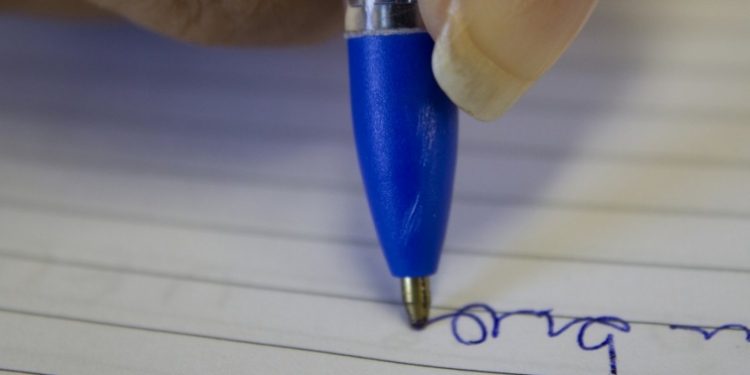 Apesar de redução, Bahia ainda é o estado com mais analfabetos do Brasil, aponta IBGE