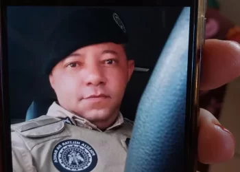 PM tenta matar esposa com 5 tiros na frente do filho em Camaçari