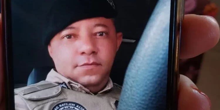 PM tenta matar esposa com 5 tiros na frente do filho em Camaçari