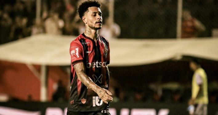 Na estreia de Thiago Carpini, Vitória perde pro Botafogo e está eliminado da Copa do Brasil