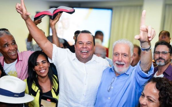 ‘Tô entrando pra jogar e vencer’, diz Geraldo Jr. em discurso contra Bruno Reis