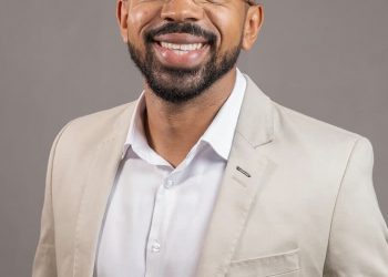 Candeias: Eriton Ramos (PP) aparece com 50% dos votos em enquete do JC, Tonha fica em 2º Marivalda em 3º, veja dados 