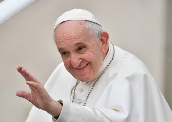 Papa Francisco diz que já existe muita “viadagem” em seminários católicos
