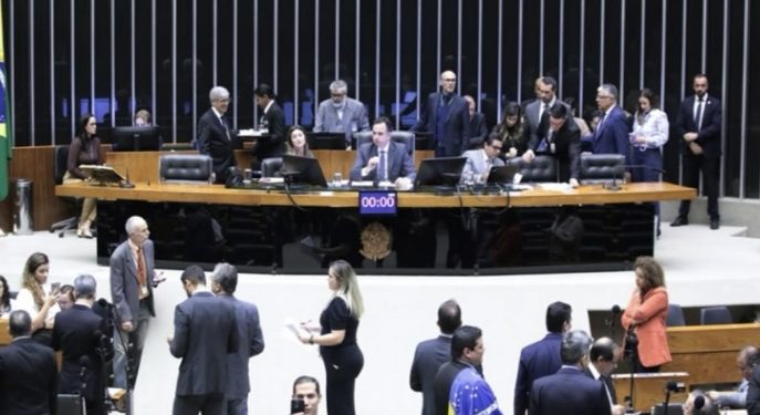 Congresso derruba veto, mantém restrições à “saidinha” de presos e impõe nova derrota a Lula