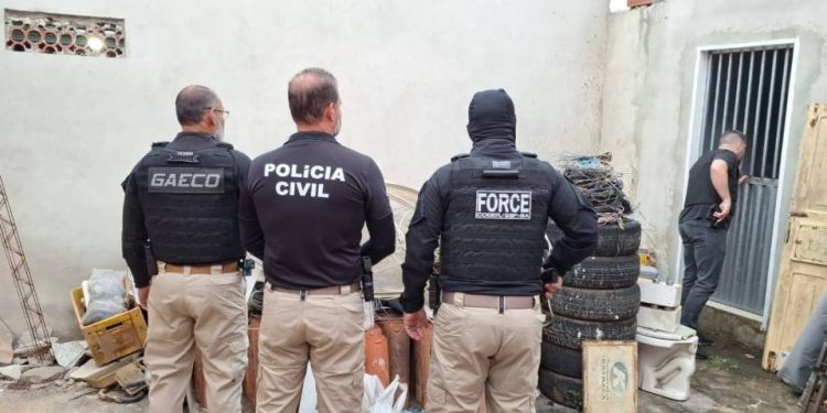 Envolvidos em grupo de extermínio e jogos de azar são alvos de operação na Bahia