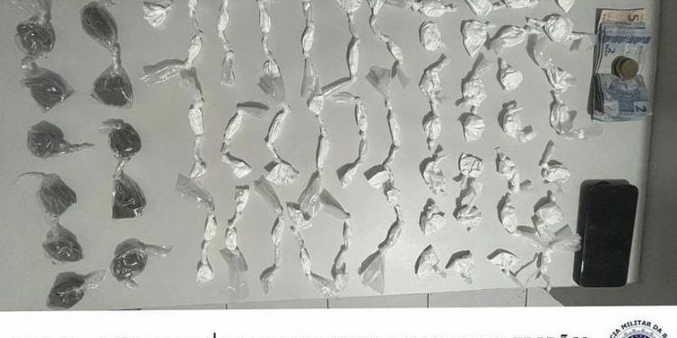 FLAGRANTE DA PM: cadeirante é preso com drogas em Madre de Deus