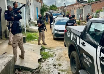 Líderes de facções em presídios no RJ viram alvos de operação da Polícia Baiana