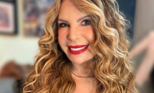 ‘Assume logo que não é São João, é festival’, dispara Elba Ramalho em crítica às programações do Nordeste