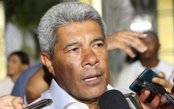 Jerônimo minimiza vaias em Amargosa e ataca ‘jornaleco’ da família de ACM Neto