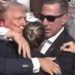 VÍDEO: Trump sofre atentado e é retirado às pressas de palco durante comício