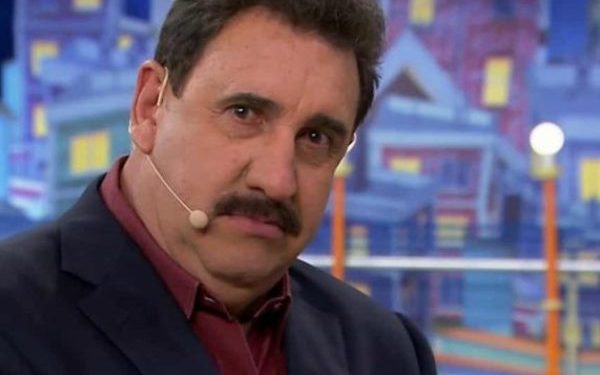 Ratinho defende ex-namorado de Iza após caso de traição: “Não houve coito”