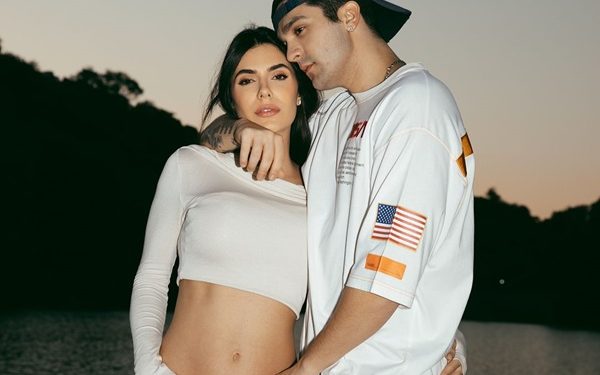 Luan Santana e Jade Magalhães anunciam gravidez