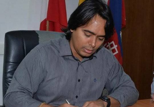 Candeias: Prefeito se reúne com autoridades policiais para discutir roubos de moto na cidade