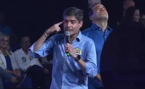 ACM Neto critica: “Jerônimo teve a cara de pau de afirmar que o povo baiano vive num clima de tranquilidade e segurança; ele vive, o vice dele que tem mais de 40 policiais para fazer a segurança”