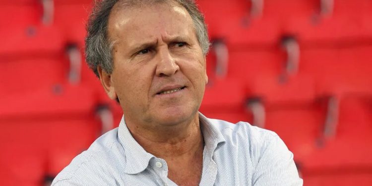 Zico tem mala roubada em frente a hotel em Paris; prejuízo supera R$ 3 milhões