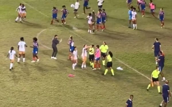 Técnico do JC é preso por injúria racial após chamar zagueira do Bahia de ‘macaca’
