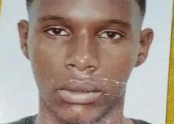 Jovem desaparece ao entrar no mar da praia de Madre Deus