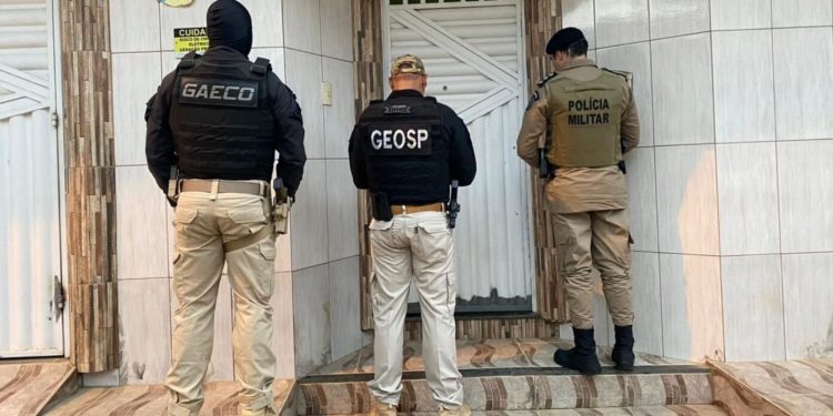 MODUS OPERANDI: operação cumpre mandados de busca contra policiais investigados por execução