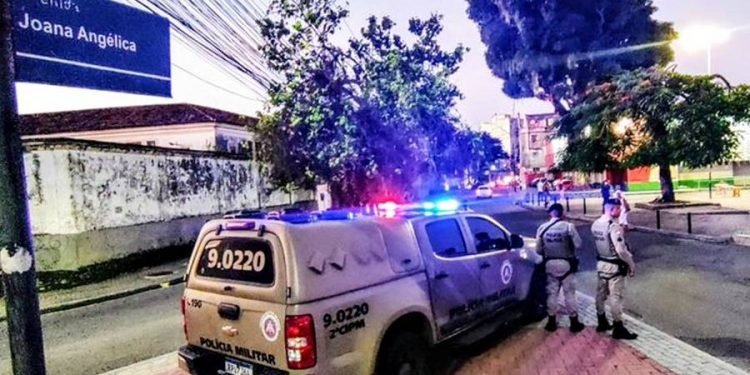 Arrombador é preso em flagrante durante tentativa de furto a carro perto da Fonte Nova