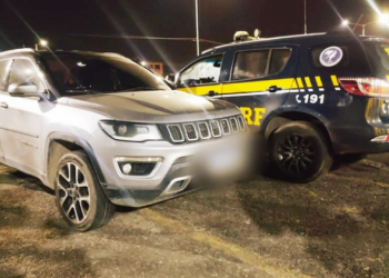 PRF prende líder de facção criminosa com carro roubado na BR-324