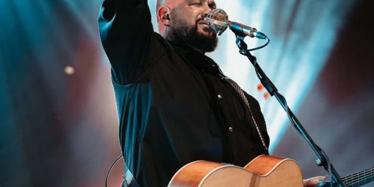 Candeias: Prefeito Dr. Pitagoras anuncia Fernandinho como a primeira atração da Semana Evangélica 2024