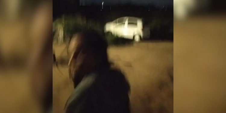 PEGO NO PULO: mulher flagra marido com outro homem em Feira de Santana