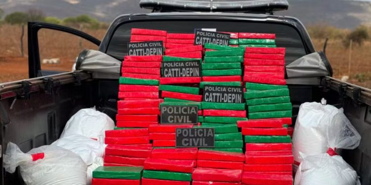 LABORATÓRIO DO TRÁFICO: polícia realiza maior apreensão de cocaína no ano; carga é avaliada em R$ 11 milhões