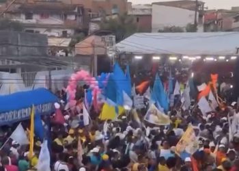 SFC: Calmon arrasta multidão em caminhada neste domingo