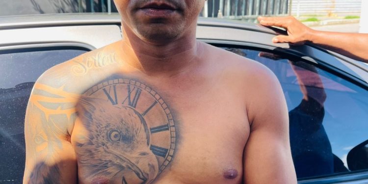 GOLAÇO DO PETO: Integrante de quadrilha especializada em roubos de motos em Candeias é preso.