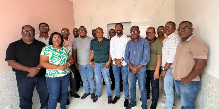 Candeias: Eriton Ramos se reúne com seguimento evangélico e apresenta diversas propostas para a classe