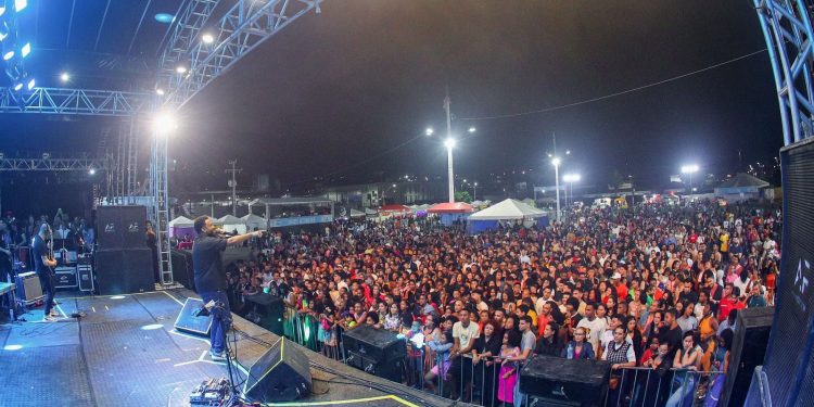 Candeias: Davi Sacer e Eli Soares animam o penúltimo dia da Semana Evangélica 2024