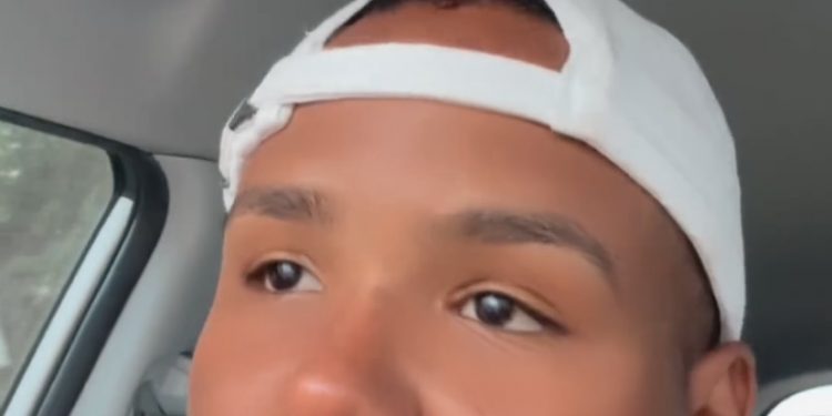 Influenciador denuncia colagem de adesivos de candidatos sem autorização em veículos