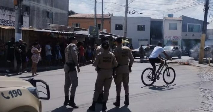 Adolescente de 14 anos faz ‘pegadinha’ de assalto, é baleado pela polícia e morre em Feira de Santana