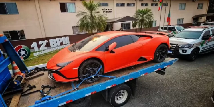 Lamborghini de R$ 5 milhões anunciada para sorteio por influenciador baiano preso é encontrada pela polícia