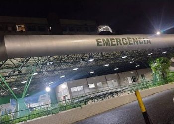 Homem esfaqueia filho após não aceitar término de relacionamento com companheira