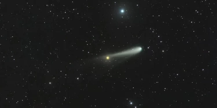 Cometa do século” passará pela Terra nesta sexta; veja como observar