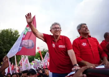 Candidato em Camaçari, Caetano lidera doação de campanha do PT na Bahia