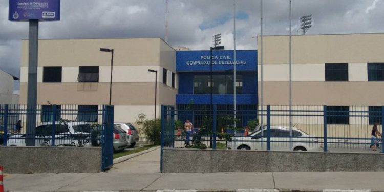 Pai e filho são assassinados a tiros dentro de casa em distrito de Feira de Santana