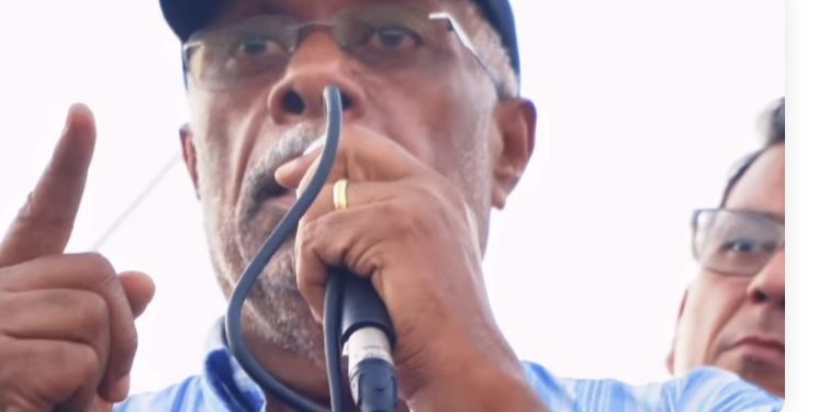 Calmon diz que vem reconstruindo São Francisco do Conde e pede mais quatro anos para continuar tocando obras