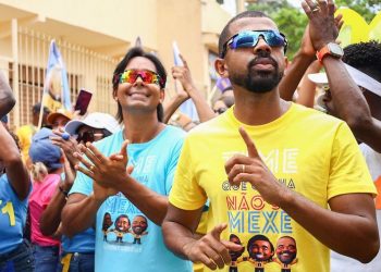 Candeias: Ao som do “foguete não tem ré”, caminhada do time do 11 trava distrito de Passé