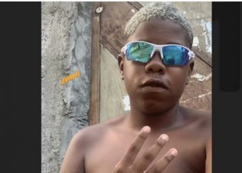 “DESCARREGOU O PENTE” Amostradinho da voz de assalto a policial civil e recebe cartuchada em Salvador 