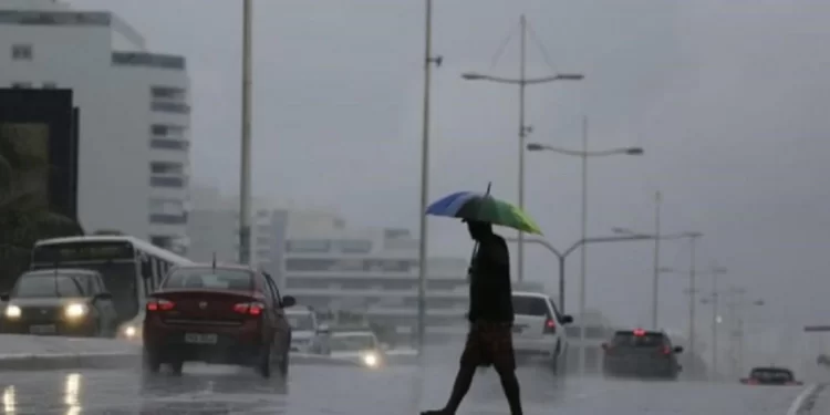 TODOS OS MUNICÍPIOS BAIANOS ESTÃO EM ALERTA DE CHUVA E VENTOS INTENSOS; VEJA PREVISÃO