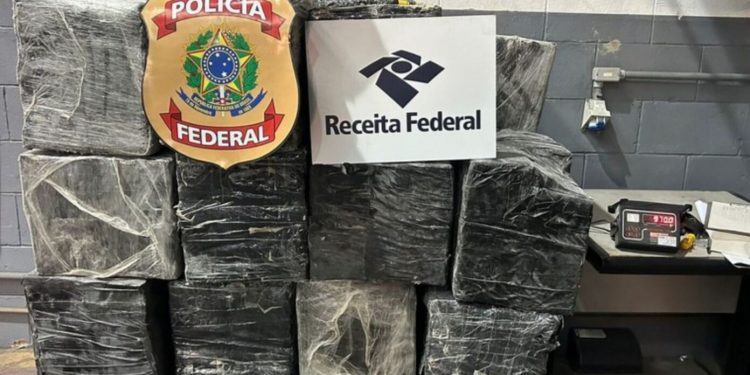 PF e Receita Federal apreendem cerca de 1 tonelada de cocaína no porto de Salvador