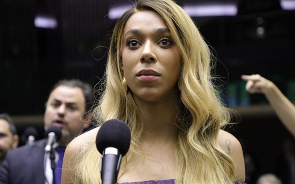 PEC do fim da escala 6×1 ultrapassa número de assinaturas e pode começar a tramitar