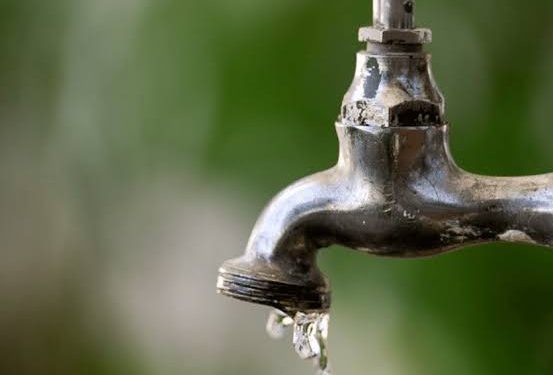 CADE A ÁGUA EMBASA: Moradores da Urbis 2 enfrentam crise de abastecimento de água