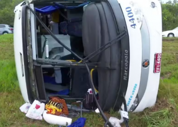 Acidente com ônibus na BR-324 deixa 15 feridos em Candeias