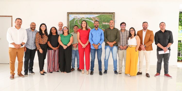 Candeias: Comissão de Transição se reúne pela 1ª vez no Paço Municipal