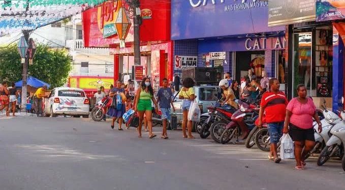 Candeias: Antecipação de salário e pagamento da segunda parcela do 13º vão injetar mais de 21 milhões na economia local