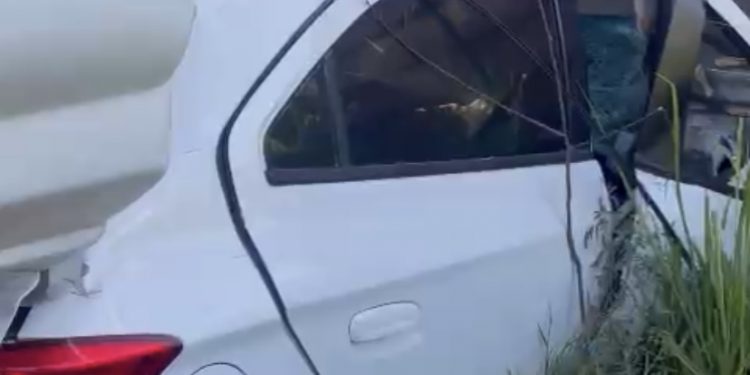 Acidente hoje em São Sebastião do Passé deixou casal morto e esmagado por carreta